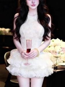 Elegant Luxurious Lace Embroidery Halter Neck Dress