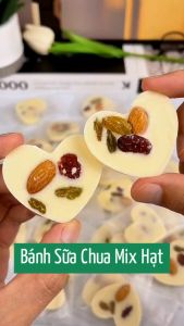 Bánh Sữa Chua Mix Hạt Dinh Dưỡng Ít Đường Vị Chua Ngọt Tự Nhiên Dễ Ăn Thích Hợp Cho Cả Nhà