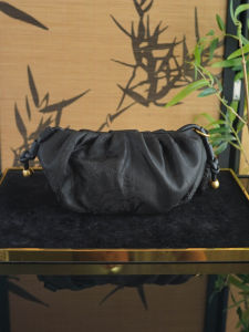 Silk Cloud Shawl Crossbody Bag Single Shoulder Traditional Cheongsam Pattern Medium Hardness Handbag Magnetic Buckle Closure