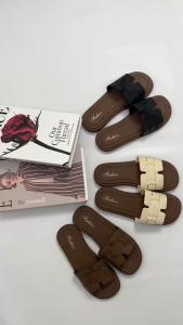 Sandal Wanita / Sandal Wanita Kekinian / Sandal Flat Wanita / Sandal Teplek Wanita / Sandal Flat Kasual Wanita