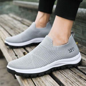 Best Sellers Men Korean Style Slip On breathable Sneakers Lightweight Comfortable Flat Casual Sports Black Rubber Shoes For Men