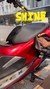 PENGKILAP BODY MOBIL & MOTOR CRYSTAL CLEAN SHINY SPRAY SEALANT 250 ML