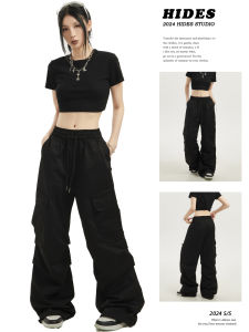 กางเกงขายาวทรงตรงพับขากว้างสไตล์ย้อนยุคสีดำหลายกระเป๋าสำหรับผู้หญิง Hides กางเกงขายาวทรงหลวมสบาย ๆ สำหรับใส่ไปทำงาน