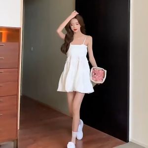 Luna Shop ชุดเดรสเจ้าหญิงขนฟูหวานสไตล์ฝรั่งเศสสำหรับผู้หญิงชุดเดรสสายเอี๊ยมสีขาวเก๋ไก๋ในฤดูร้อน