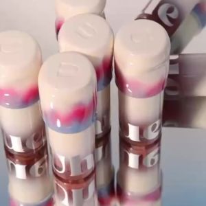 UHUE | Uhue Liquid BlushLightweight & Non-HeavyFine & SpreadableNatural & Sheer FinishDewy & GlowingBrightens & Evens Skin Tone
