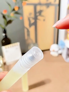 Plastic Perfume Spray Bottle Roller Bottles Transparent Travel Refillable Roller Ball Bottles Aromatherapyl Botol Roll-On Kosong