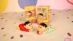 【Wind-up toy】【Crayon Shin-chan Don’t Want to Get Out of Bed Action figure】mystery box Dynamic New Life Blind Box Figure Collectible Merchandise Action Figure