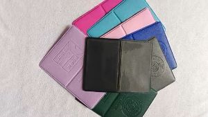 Lightweight Driver License Accessories: Embracing Gordon's Soft & Lightweight Design