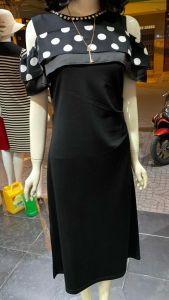 Đầm suông trễ vai trang trí chấm bi thanh lịch