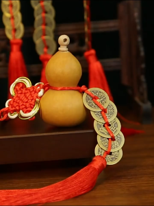 五帝钱 天然葫芦五帝钱 五帝銭（送朱砂+挂钩）已開光 Feng Shui 真品铜钱压门槛挂件 风水 驱邪化煞 朱砂镇邪 桃木葫芦古币 解门对门 家用卧室十帝五帝铜钱 专业指导