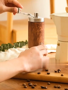 Gemilai‘s manual coffee grinder 304 stainless steel mini portable pure wood grain grinder