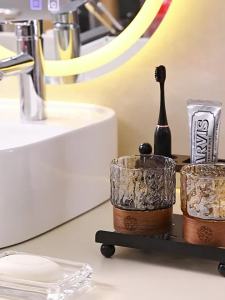 YINXIANG80YIGUAN | Elegant Bathroom Glass Cup Set Water Drain Storage Rack