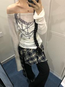 เสื้อยืดแขนยาวลายพิมพ์ผ้าตาข่ายแขนเปิดไหล่สไตล์อเมริกันสุดเก๋สำหรับผู้หญิงในฤดูใบไม้ผลิและฤดูใบไม้ร่วง