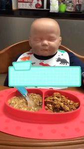 Nuby SureGrip Miracle Mat & Section Plate - Peralatan Makan Bayi