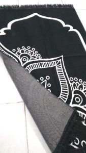 SAJADAH DEWASA BELUDRU TERBARU/KISWAH SPINGEL/UKURAN 70X110/BLACK EDITION PRAY RUG/GROSIR SAJADAH MURAH