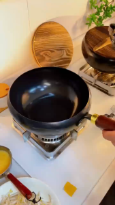 30CM Zhangqiu Cast Iron Belly Pot - Large Capacity Traditional Wok for Stewing Braising | Gas & Induction Compatible