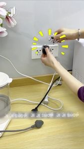 Móc Treo Phích Cắm Dây Sạc Móc Treo Đồ Gắn Cốc Hút Chân Không - Ji Ji Shop