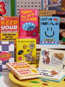 สมุดบันทึกขนาด A7 กระเป๋าพกพา สมุดบันทึกวิชาการขนาดเล็กแบบพิมพ์ไม่มี เรียบง่าย สมุดบันทึกวันที่แบบมินิ ปกแข็ง หน้ากระดาษ