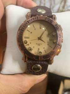 Đồng hồ nam  nữ máy thời trang nội địa Trung Quốc size 42mmhai lớp kính vỏ mạ giả cổdây da siêu chất dày dặn sử dụng bộ máy nội địa Trung Quốcsản phẩm chống nước thấp quý khách lưu ý khi lựa chọn