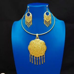 ชุดสร้อย 3 ชุด ต่างหูใส่กับ ชุดไทยสวยๆ พร้อมส่ง ส่วนตัวและคุณภาพที่ดี