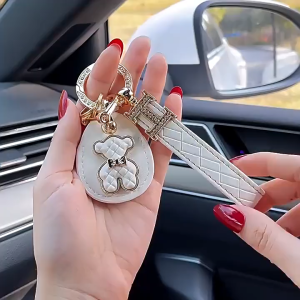 พวงกุญแจรถ Bling อุปกรณ์เสริมในรถยนต์ Rhinestones คริสตัลพร้อม D-Ring Alloy พวงกุญแจเครื่องประดับเชือกสำหรับผู้หญิงของขวัญสาว