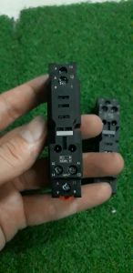 Schneider RPZF1 đế cắm rơ le 5 chân dùng cho relay RPM12B7 RPM12JD RPM12F7 ...