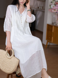 Oxygen Lightweight Breathable Light Hemp Concentrated Color V-Neck Embroidery Dress