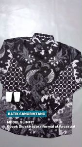 Batik Sang Bintang. Kemeja Batik Pria Lengan Panjang. Katun Full Furring Warna Dasar Hitam