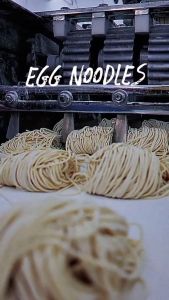 บะหมี่ไข่ไล้กี่เส้นมาตราฐาน(ห่อเล็กมี 10 ก้อน (500 กรัม ปลอดภัยไม่มีสารกันบูด