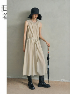 Heroic Style Sleeveless Unique Pleats Relaxed Flow Long Dress
