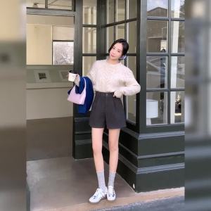 Vintage Woolen Winter Shorts Woman Elastic Waist Loose Wide Leg Booty Shorts Women Boyfriend Office Baggy Short Pants Black Grey