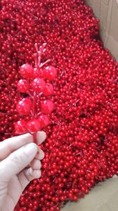 Nhánh đào đông (cherry) gồm 12 quả Loại 1 dùng trang trí decor gắn giỏ quà tháp oản