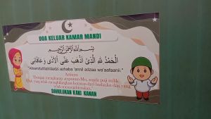 stiker bacaan doa sebelum masuk ke kamar mandi / wc dan doa sebelum keluar kamar mandi / wc