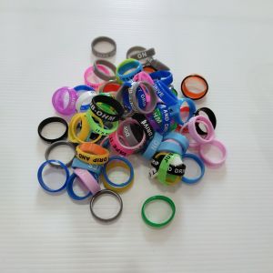 ยางกันลื่นแบบมีตัวอักษร​ สามารถยืดหดได้ สุ่มสี​ หากลูกค้าต้องการเลือกสีทักแชททางร้าน