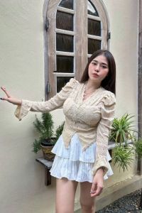 🌈SpinnyHouse🌈เสื้อลูกไม้ แขนยาวแต่งแขนพอง 🐰 ทรงคอวีแต่งกระดุมหน้า รุ่น งอกงาม B-028-1-A