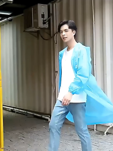 เสื้อกันฝน EVA ชุดกันฝน เสื้อกันฝนแฟชั่น PE ชุดกันฝนผู้ใหญ่ ชุดกันฝนผู้ชายสไตล์เกาหล เสื้อกันฝนใส ทน สไตล์เกาหล และมีน้ำหนักเบา 100กรัม