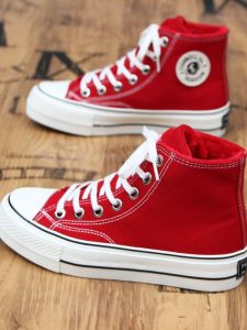 รองเท้าผ้าใบบุขนแกะส้นสูงสำหรับผู้หญิง ฤดูใบไม้ผลิและฤดูใบไม้ร่วง รองเท้าบอร์ดอเนกประสงค์ ฤดูหนาว รองเท้าบุขนแกะหนา อบอุ่น รองเท้าผ้าใบ