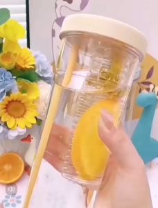 700ml Large Capacity Portable Foldable Plastic Straw Cup With Tea Infuser For Juice Floral Tea Or Other Drinks In Summer