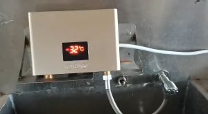 220V Instant Water Heater Bathroom Kitchen Wall Mounted Electric Water Heater LCD Temperature Display with Remote Control