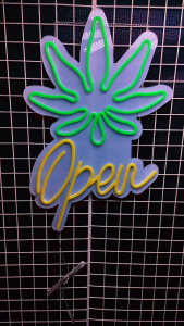 OPEN กัญชา ขนาด 56 X 40 X 1.5cm ป้ายไฟนีออน หน้าร้าน ป้ายไฟตัวอักษร ตกแต่งหน้าร้าน สร้างความโดดเด่นให้ร้านคุณ