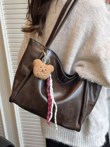 Trendy Large Capacity Commuter Womens Tote Bag Fall Winter New Style Fashionable Handbag Single Shoulder Handbag