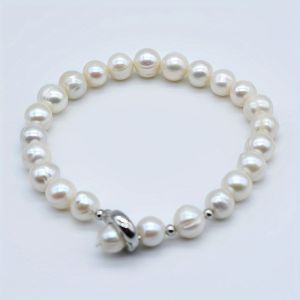 สร้อยข้อมือไข่มุกน้ำจืดธรรมชาติสีขาวทรงกลมสไตล์เรียบง่ายสร้อยข้อมือมุกของสำหรับผู้หญิงที่ปรับได้เหมาะสำหรับงานปาร์ตี้และของขวัญ