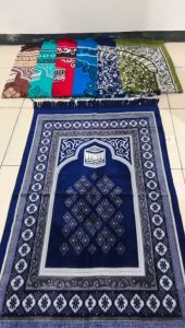 Sajadah Turkiy Dewasa Sejadah Sholat Terbaru Ukuran 70x110 cm Murah Berkualitas Bagus Spiegel Timbul