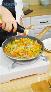 Wajan Anti Lengket Diameter 24 cm Gagang Kayu dari Freemir