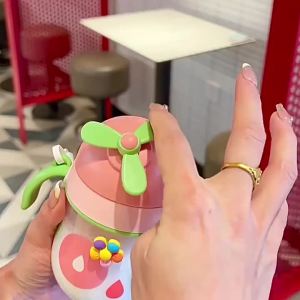 Childrens straw cup anti drop and leak proof with gravity ball kindergarten niche baby drinking cup learning cup anti choking kettle