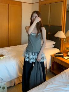 เสื้อกั๊กผู้หญิงสไตล์ใหม่สาวฮอตสุดฮอตพร้อมแผ่นรองเต้านม สายเอี๊ยมลูกไม้สีขาวแขนกุด เสื้อท่อนบนระดับไฮเอนด์