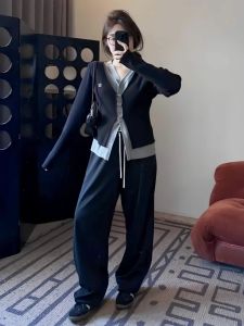 plus Size Knitted V-Neck Faux Two-Piece Long Sleeve Womens Outerwear Autumn New Style for Plump MM Commute Korean Loose Fit