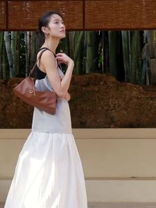 fiedle&sissi | Bamboo Style Wood-Dyed Calf Leather Casual Large Shoulder Bag