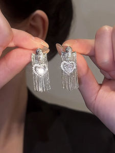 ต่างหูรูปหัวใจประดับเพชรเทียมสังกะสีสองทางสำหรับผู้หญิง เครื่องประดับแฟชั่นสไตล์ฝรั่งเศส เครื่องประดับหูที่สวมใส่ได้สองทาง