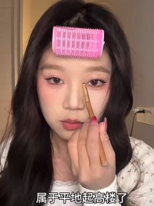 HERORANGE 2.2g Matte Highlighter Contour Powder – Fine Texture Easy Blending 哑光高光修容粉,迷你便携,粉质细腻不结块,自然晕染,轻松塑造精致妆容